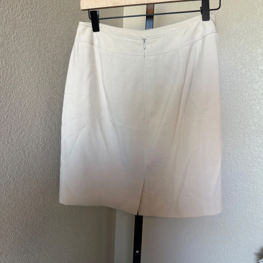 Hugo Buscati 100% Silk Skirt Beige Career Wear Business‎ Casual Women's Size 10
